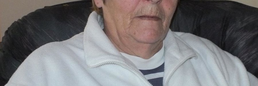 Shirley Allen in haar woning in Gansbaai  